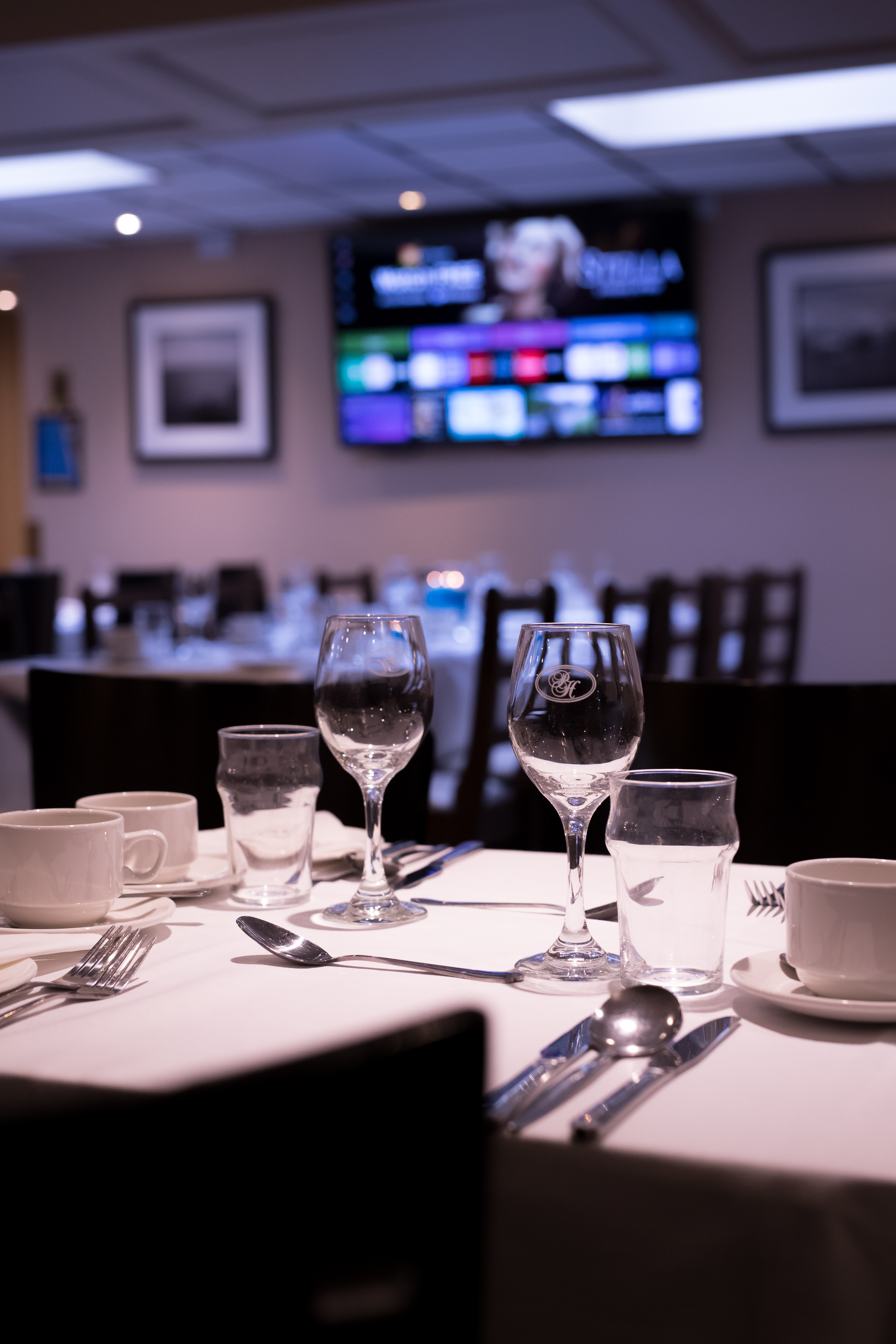 Restaurant dining setup